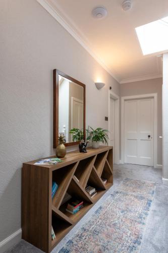 Fabulous 2 Bedroom House just outside Edinburgh in Roslin