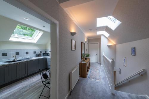 Fabulous 2 Bedroom House just outside Edinburgh in Roslin