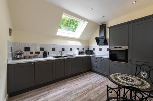 Fabulous 2 Bedroom House just outside Edinburgh in Roslin