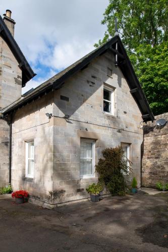 Fabulous 2 Bedroom House just outside Edinburgh in Roslin