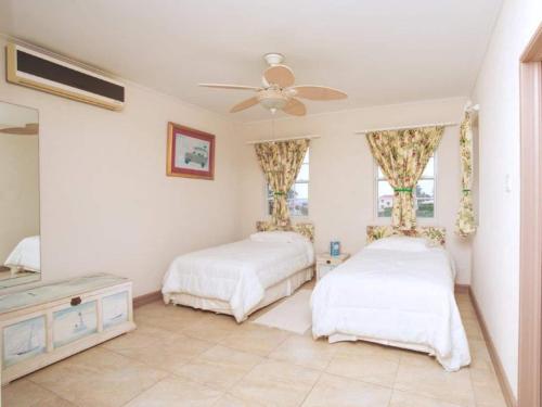 Beautiful 6 Bedroom Villa - Amazing Sea Views - image 4