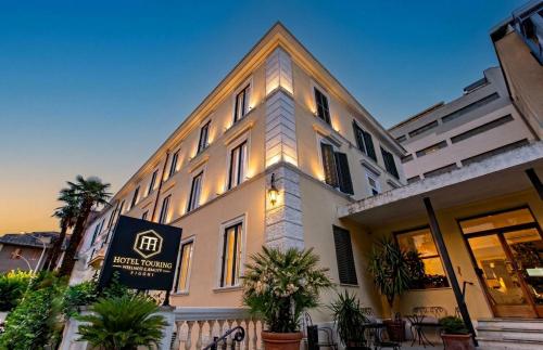 . Hotel Touring Wellness & Beauty