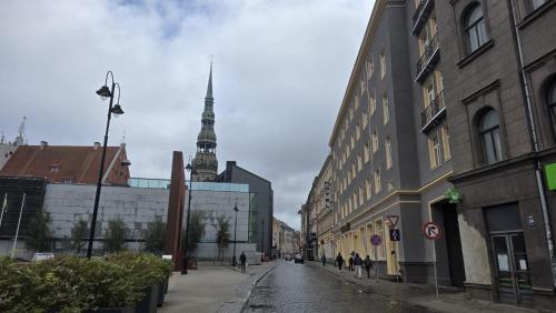 City Inn Riga App 2026 renovated, Town Hall view with parking, Riga