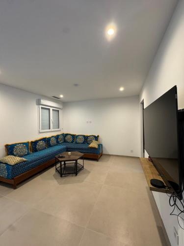 Modern villa with above ground ipool - Location, gîte - Lunel