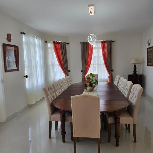 Grand Luxury Estate Perfect for Weddings & Events in Long Bay