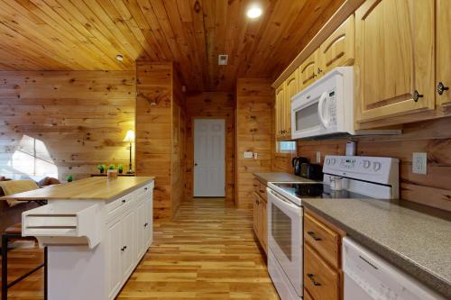 Hunting Home Base! 75-Acre Tennessee Getaway in Milan (TN)
