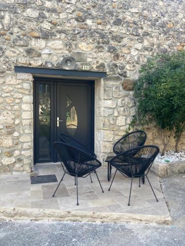 Erkély/terasz, Gîte avec spa privatif et flipper Sud de la France (Gite avec spa privatif et flipper Sud de la France) in Les Granges-Gontardes