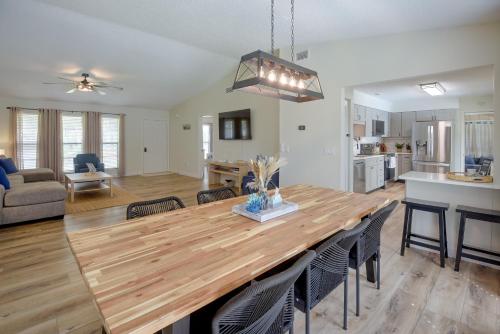 8 Mi to New Smyrna Beach! Home w/ Poolside Oasis in Edgewater (FL)