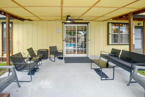 8 Mi to New Smyrna Beach! Home w/ Poolside Oasis in Edgewater (FL)