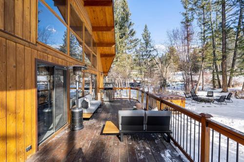 Matterhorn with Hot Tub and Ping-Pong in Fairmont Hot Springs (BC)