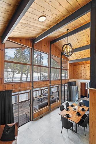 Matterhorn with Hot Tub and Ping-Pong in Fairmont Hot Springs (BC)