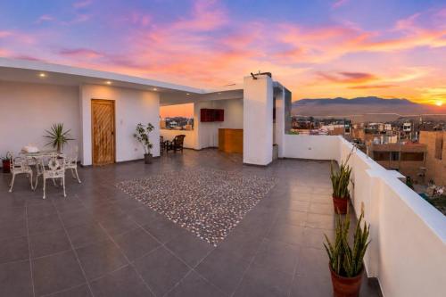 Penthouse Pacheco - 3BR, 5BA with Private Rooftop Terrace with Panoramic City Views