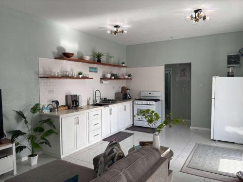 Castaways Haven Apt Few steps from Mero Beach in Mero