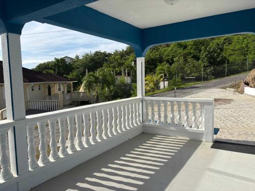 Castaways Haven Apt Few steps from Mero Beach in Mero
