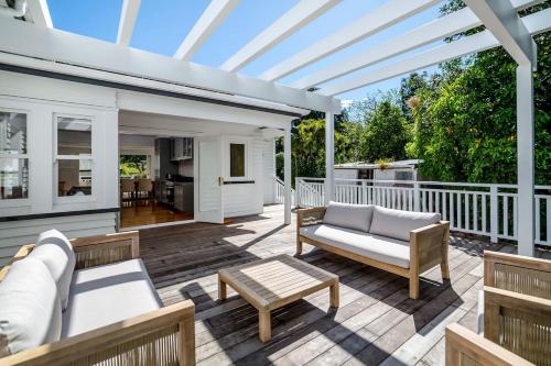 The Forest House, Pirinoa in Ocean Beach