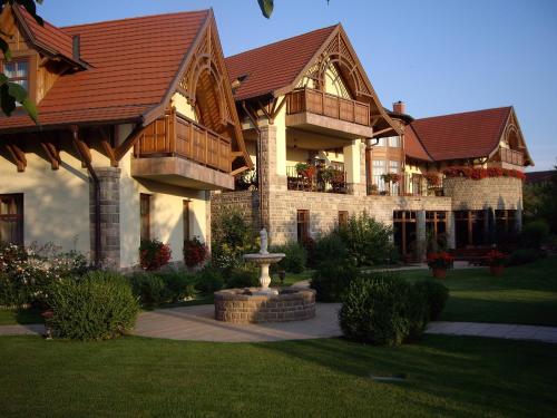  Palazzo Wellness Villa, Pension in Eger