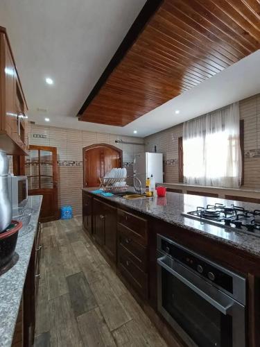 Villa 3 étage lux (Villa 3 etage lux) in Skikda