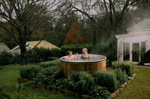 Pezsgőfürdő, Mount Lofty House Adults Retreat - Enjoy 21 Signature Inclusions in Adelaide Hills