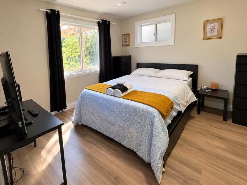 Luxurious Pvt room & Pvt heated floor bathroom near Airport