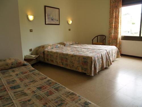 room detail thumbnail 2