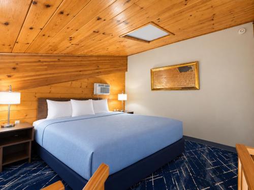 Sleeps 4