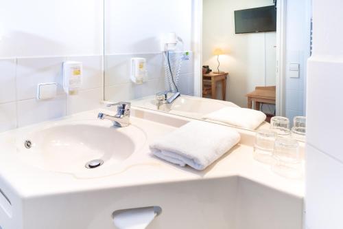 Double Room image 2