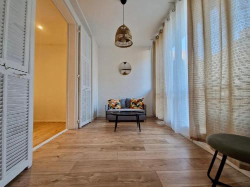 Chic Riviera Apartment Near Promenade des Anglais