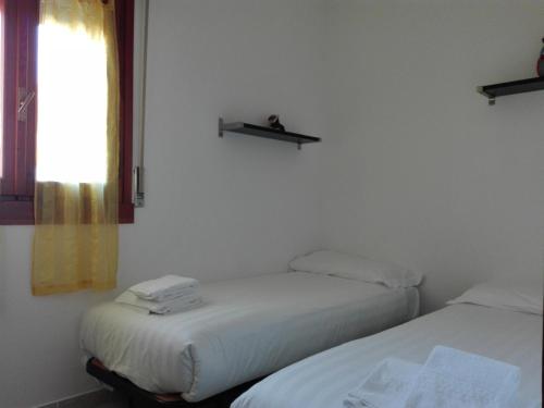 Two-Bedroom Apartment B20 image 4