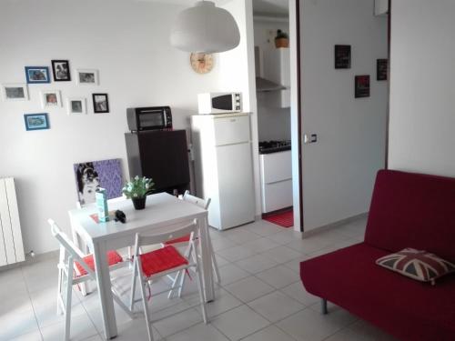 Two-Bedroom Apartment B20 image 5