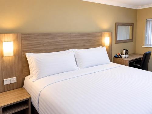De Regency Style Hotel Room Type - Deluxe King Room