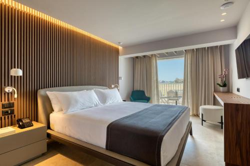 2 bedrooms, 4 beds