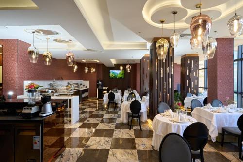 Restaurant, Saint-Eugene Hotel in Alger