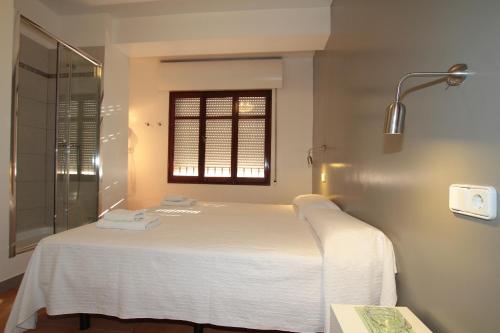 Hostal Ripoll Ibiza - image 5