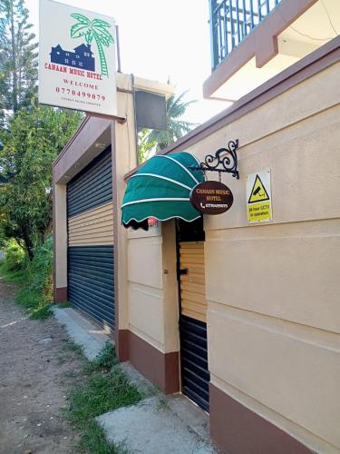 Exterior view, CANAAN MUSIC Hotel in Ratmalana Airport