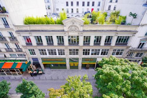 Surrounding environment, T2 Central Paris Louvre, Chatelet Marais in Paris