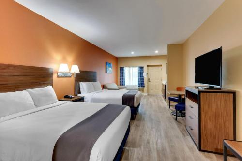 2 queen beds