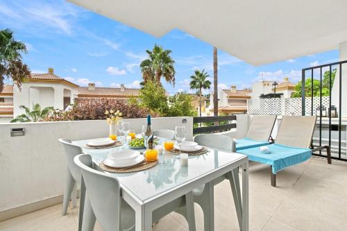 Golfcourses-Padel-2 pools-free parking