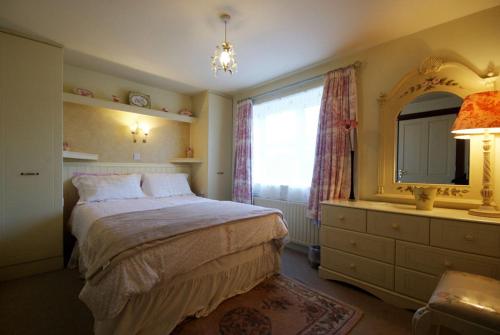 Newcastle Country Cottages - Photo 3 of 49