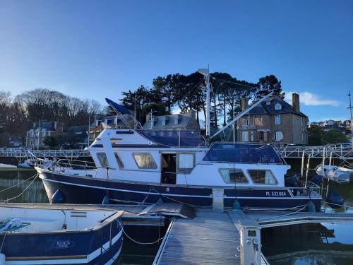 Bateau Kikekot port Perros-Guirec