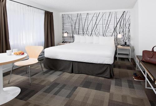Coast Canmore Hotel & Conference Centre in كانمور