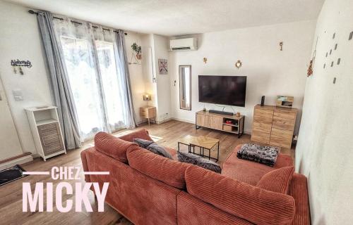 Chez Micky- T2 cosy avec clim, parking et terrasse - Proche gare