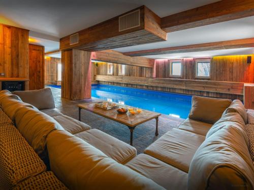 Chalet Fitzgerald - OVO Network