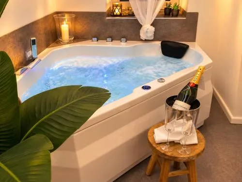 Luxus Privat-Spa mit Whirlpool, Sauna & Heimkino in Grub am Forst, Deutschland