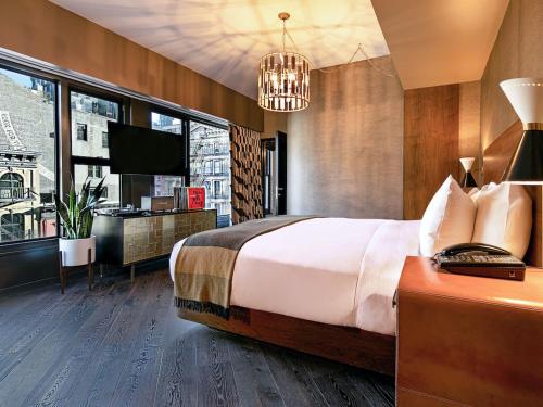 Roxy Hotel New York in Сохо