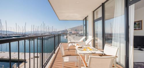 Superior Two-Bedroom Apartment with Balcony and Sea View