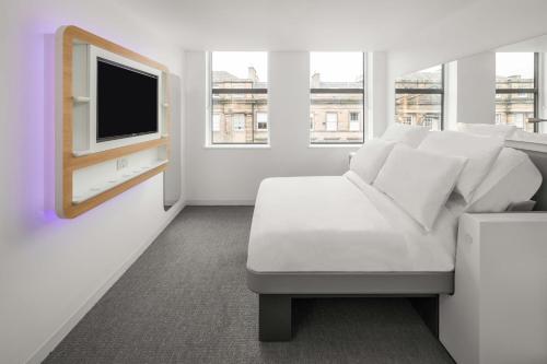 YOTEL Edinburgh Room Type - Premium Queen Room - Mobility Accessible