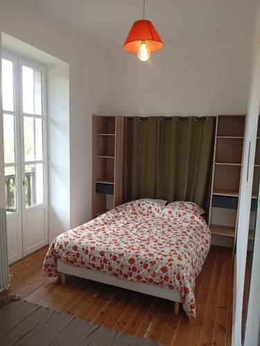 Chambres confortables avec salle de bain privative - Pension de famille - Saint-Maixent-l'École