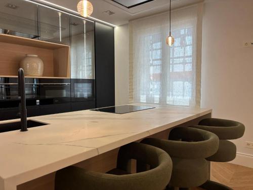 Casa de Madrid Luxury Apartment - image 3