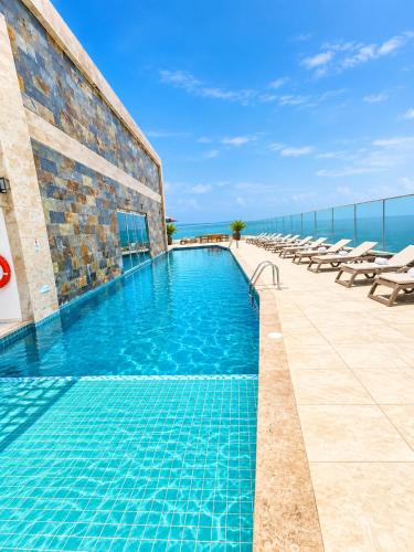 Beachfront Luxurious Apartment, Palmetto Beach