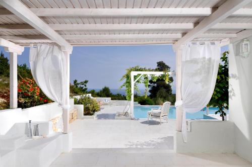 Anemolia Villas with private pools near the most beautiful beaches of Alonissos